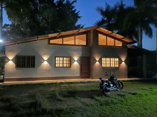 Miniatura de LINDA CASA DE CAMPO - CONDOMINIO PIABANHA