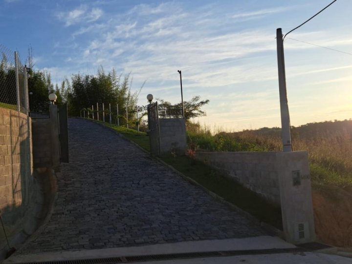 LINDA  AREA DE LAZER EM WERNECK em WERNECK, PARAIBA DO SUL RJ