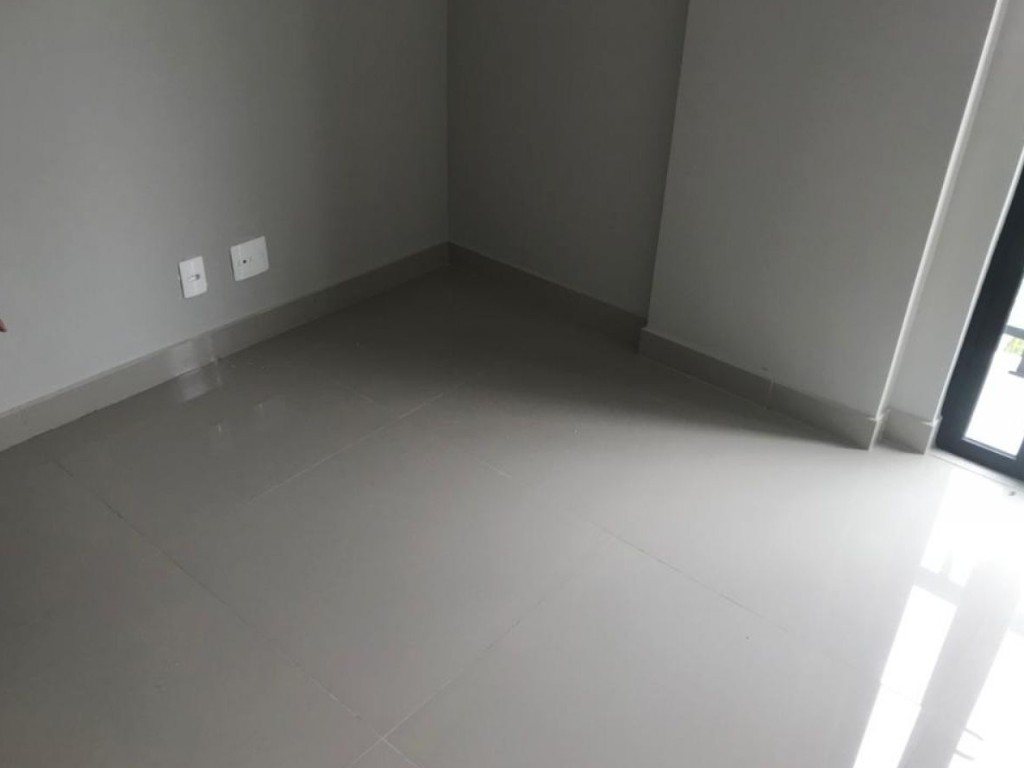 Foto 5 de LINDO APARTAMENTO COM 3 SUITES. em Centro, Três Rios/RJ