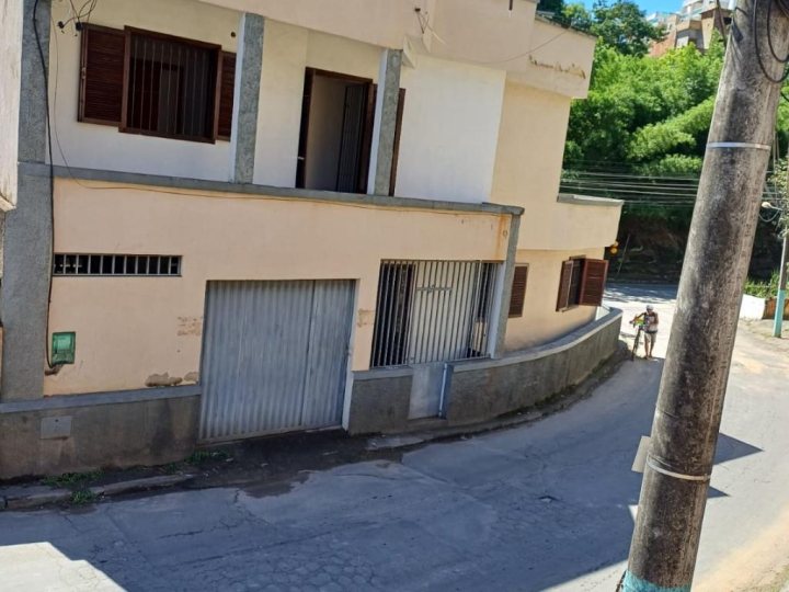 CASA DE 2 PAVIMENTOS     VENDA OU ALUGUEL em BOA UNIÃO, Três Rios