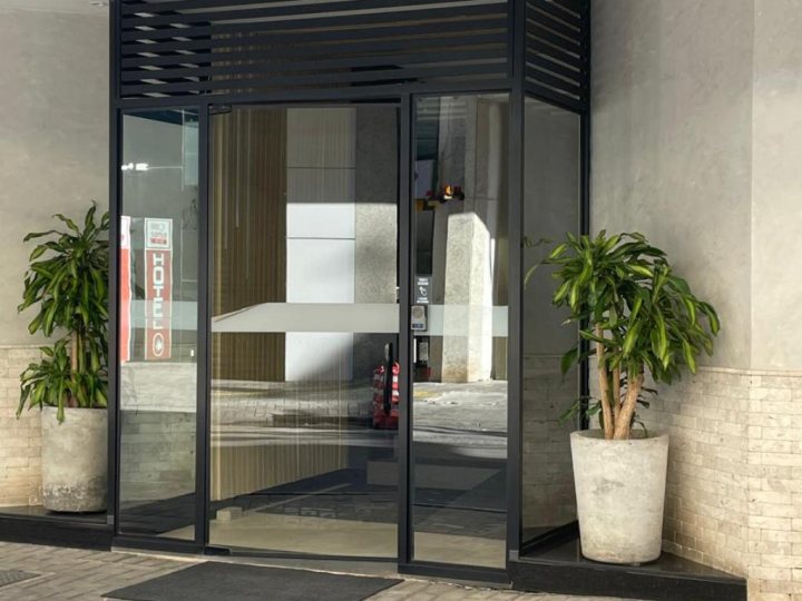 APARTAMENTO 3 QUARTOS BEM NO CENTRO     EM FRENTE A MATRIZ S. SEBASTIÃO em centro, Três Rios